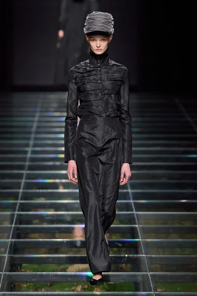 Look 48